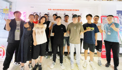 【影视特效培训班2206开班盛况-达内洛阳王城中心-2206】